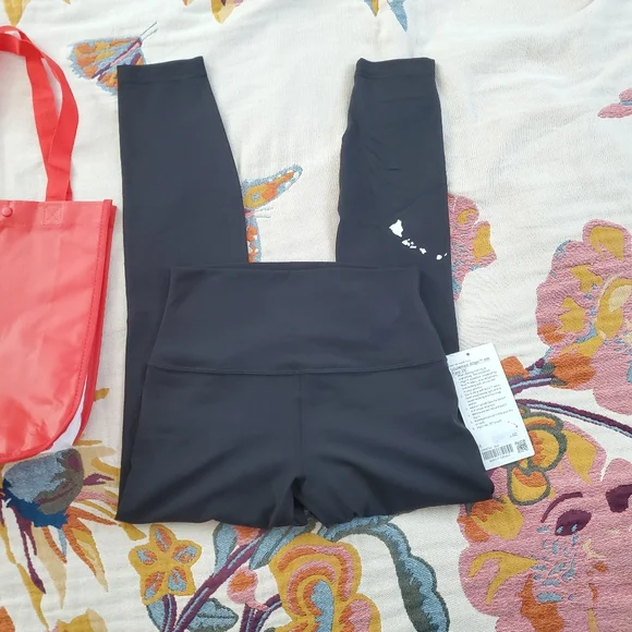 Hawaii Exclusive Black Align Pant, Hard to Get Size 6 - Picture 4 of 7